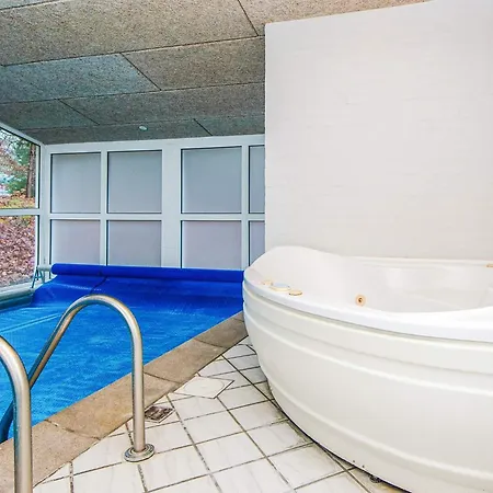 10 Person In Glesborg-by Traum Fjellerup Strand