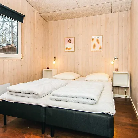 10 Person In Glesborg-by Traum Fjellerup Strand