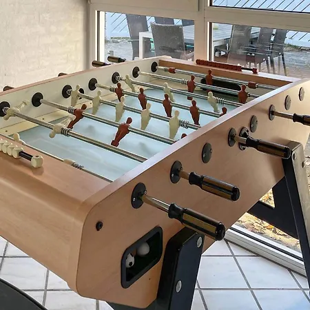 10 Person In Glesborg-by Traum